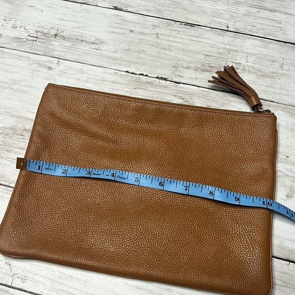 Kate Spade Camel Tan Pebbled Leather Zippered Clutch Bag - Picture 10 of 10